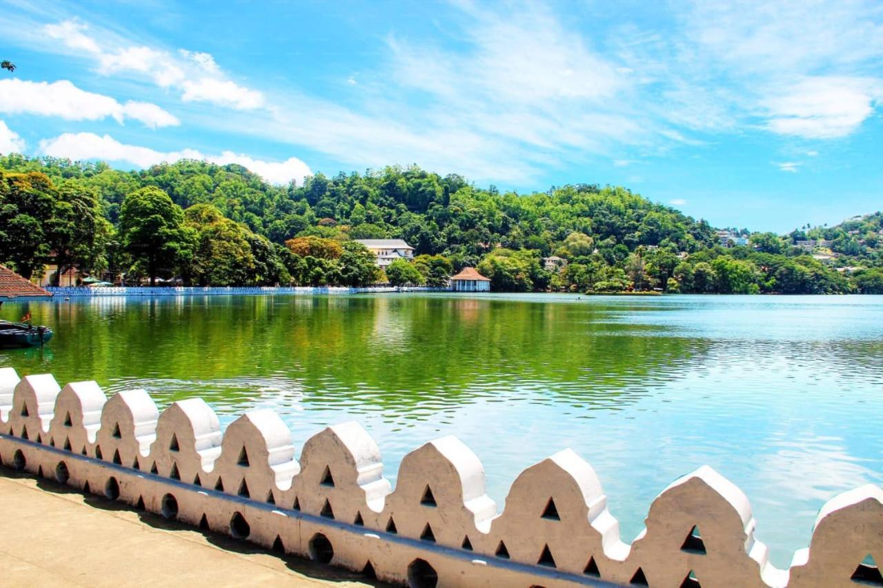 Golden Villa Kandy - "Free Pickup From Kandy " Eksteriør bilde