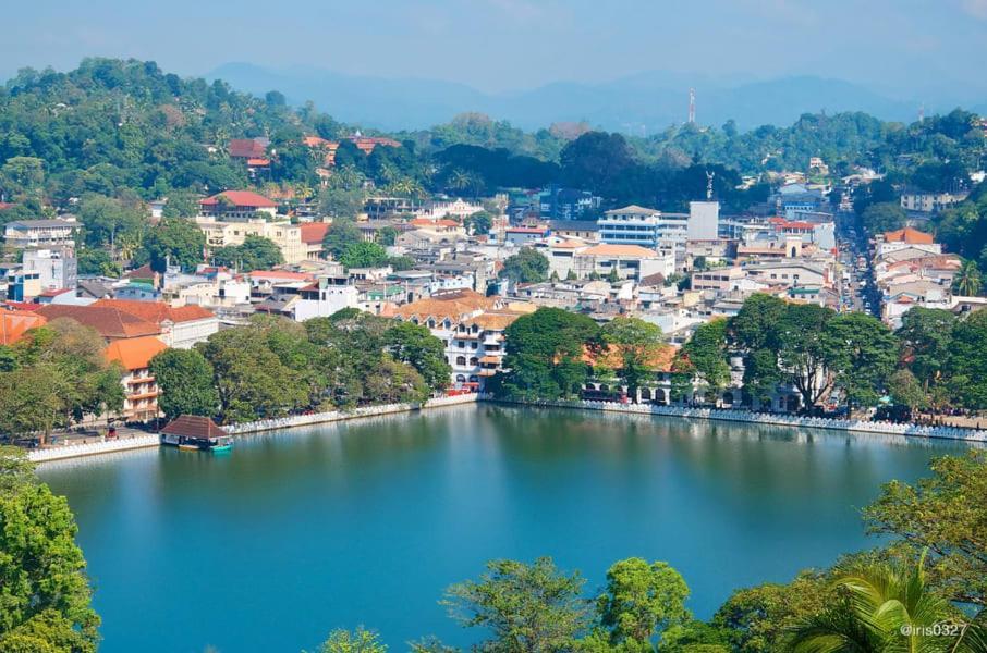 Golden Villa Kandy - "Free Pickup From Kandy " Eksteriør bilde